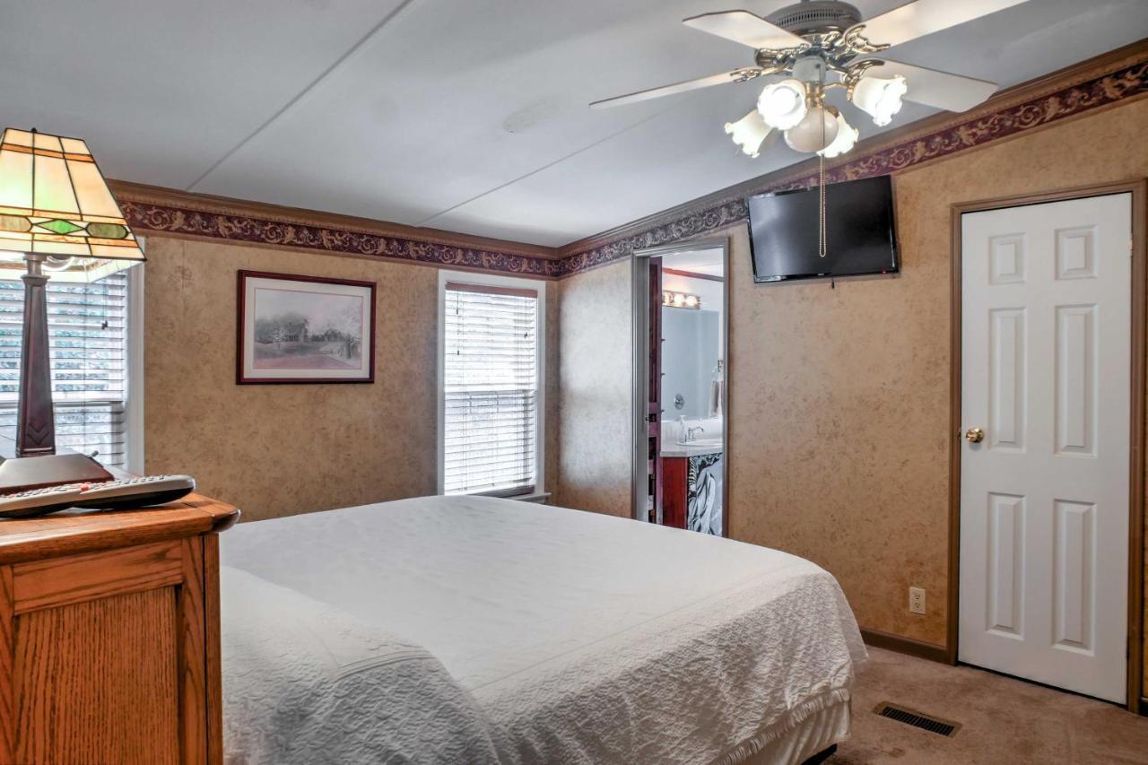 Ooltewah Cabin With Grill, Pool Table And Porch! 외부 사진